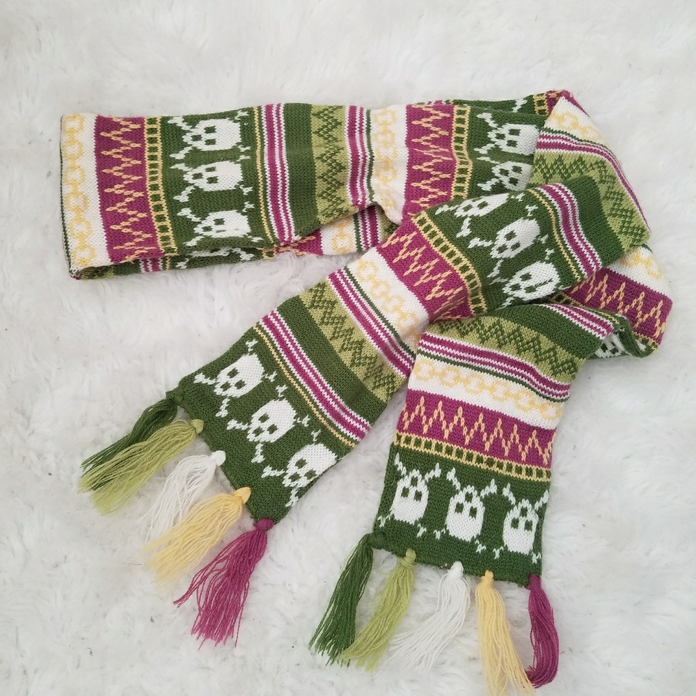 Skull scarf